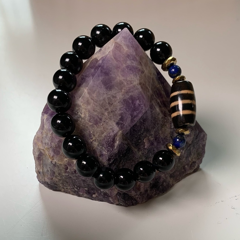 Three-Band Dzi Agate Beaded Bracelet – Black Agate, Lapis, & Gold Hematite